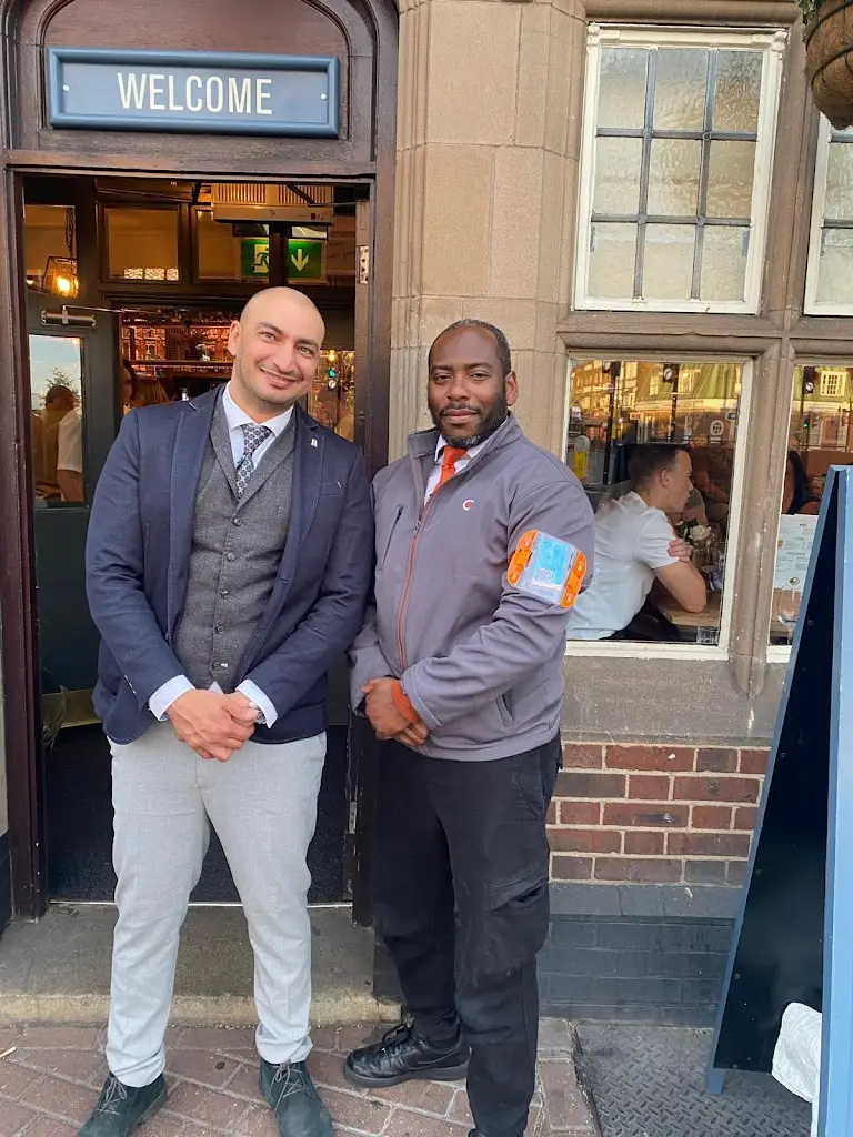 Christopher Inwood_Bear & Ragged Staff_Dartford_review