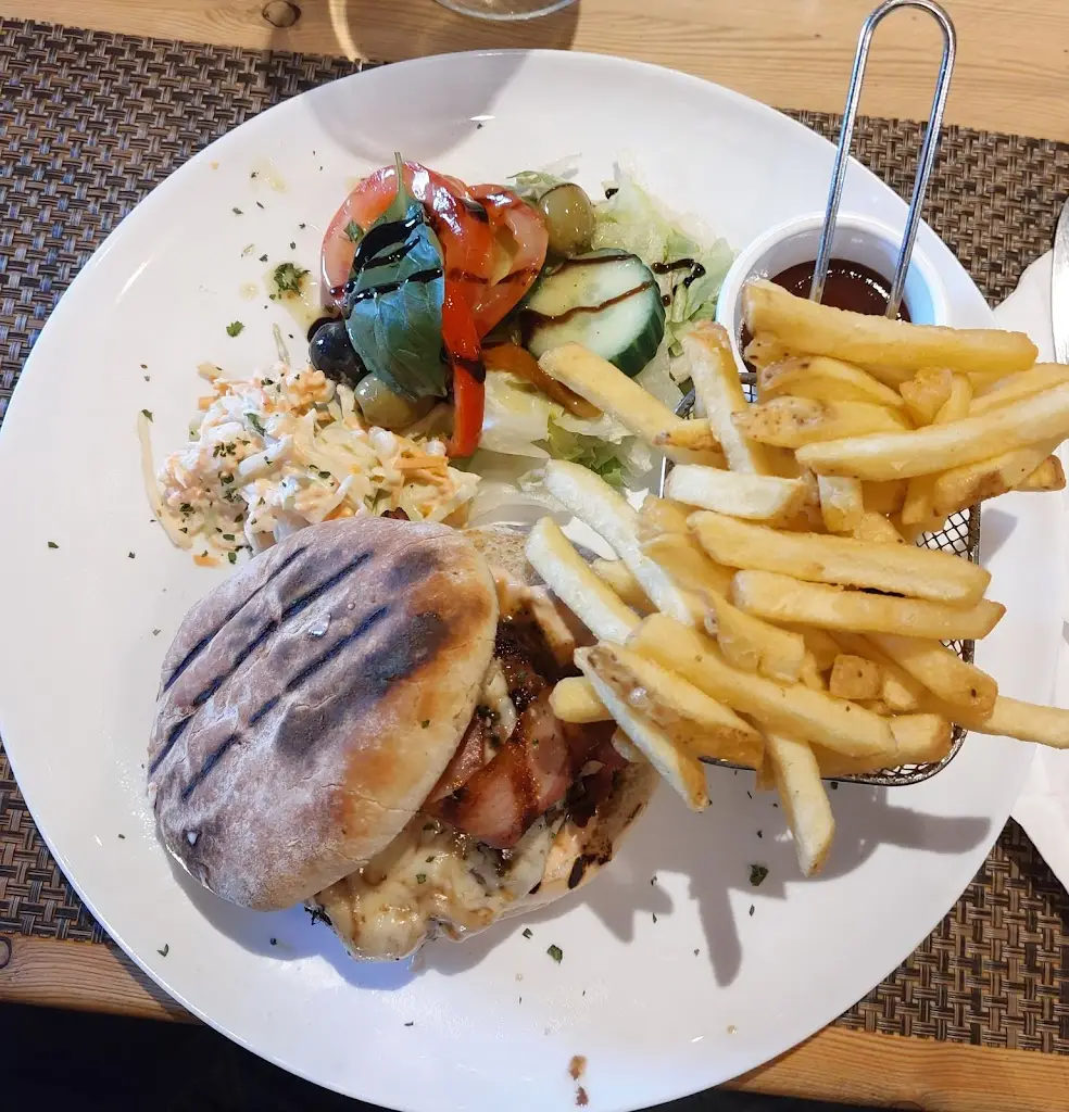 Queen's Head_Debenham_slider_image_2