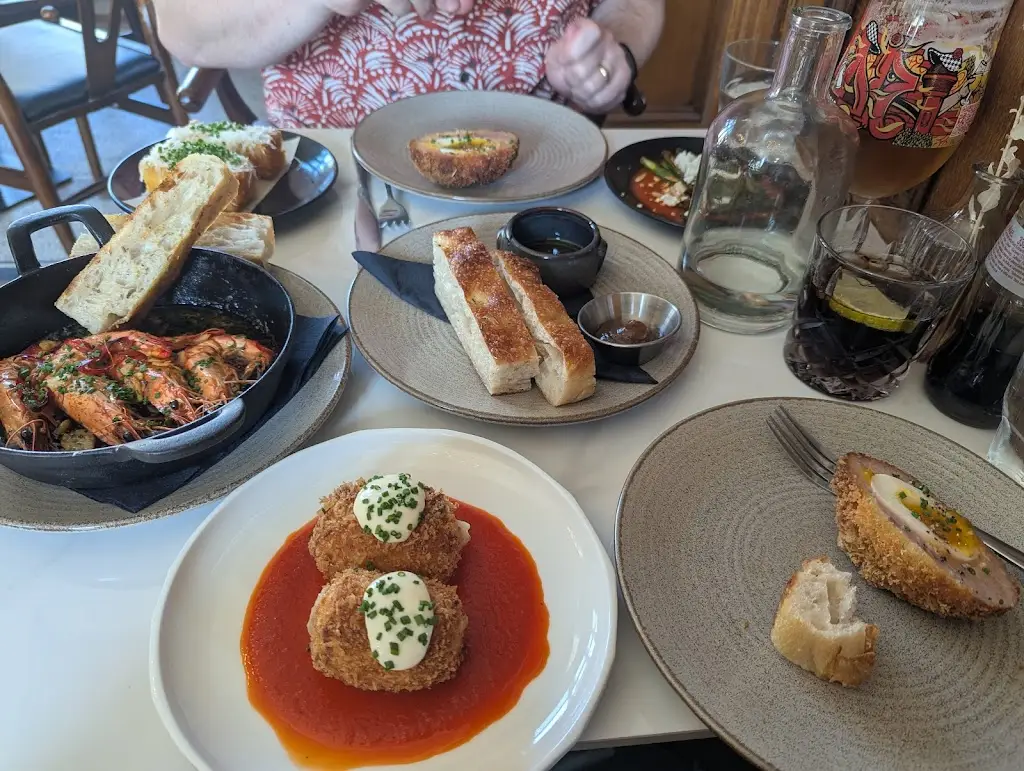 Sarah Wooding_Delve Saddleworth_Delph_review