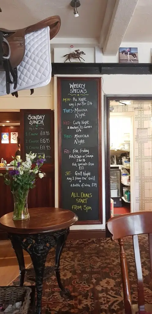 Menu_The White Lion_Delph_image_4