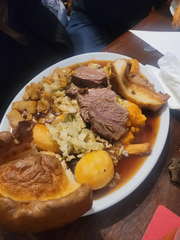 Sarah_The White Lion_Delph_review