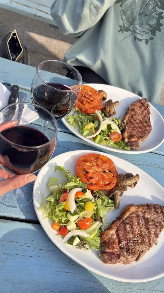 Sophie May Heald_The White Lion_Delph_review