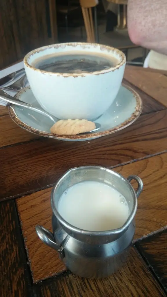 Menu_Yummy Yorkshire Ice Cream Parlour - Hide & Hoof Farm Restaurant_Denby Dale_immagine_5