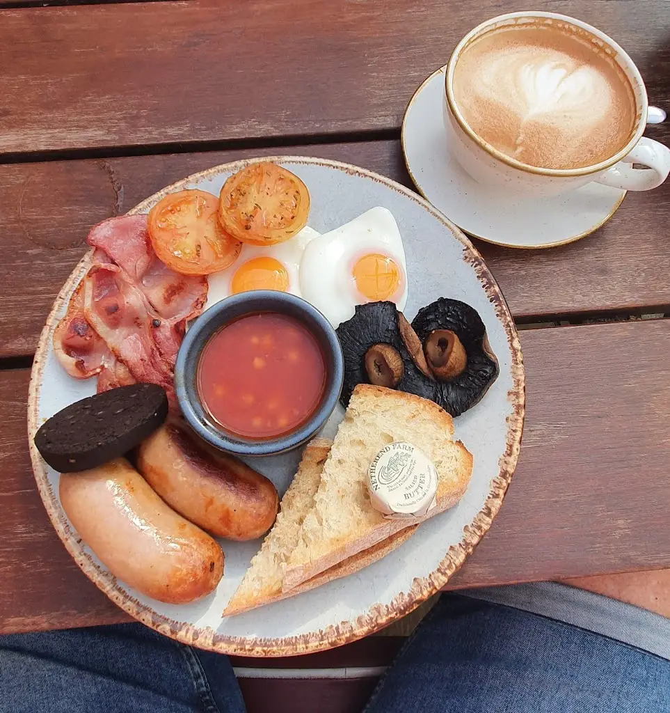 Menu_Yummy Yorkshire Ice Cream Parlour - Hide & Hoof Farm Restaurant_Denby Dale_immagine_7