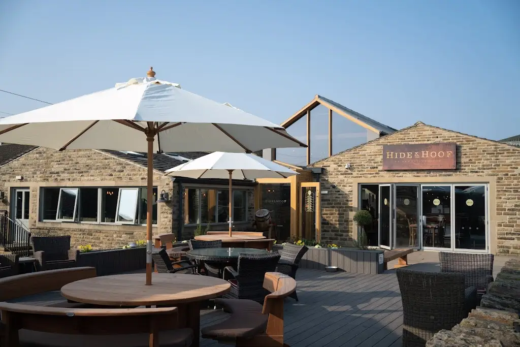 Yummy Yorkshire Ice Cream Parlour - Hide & Hoof Farm Restaurant_Denby Dale_slider_image_1