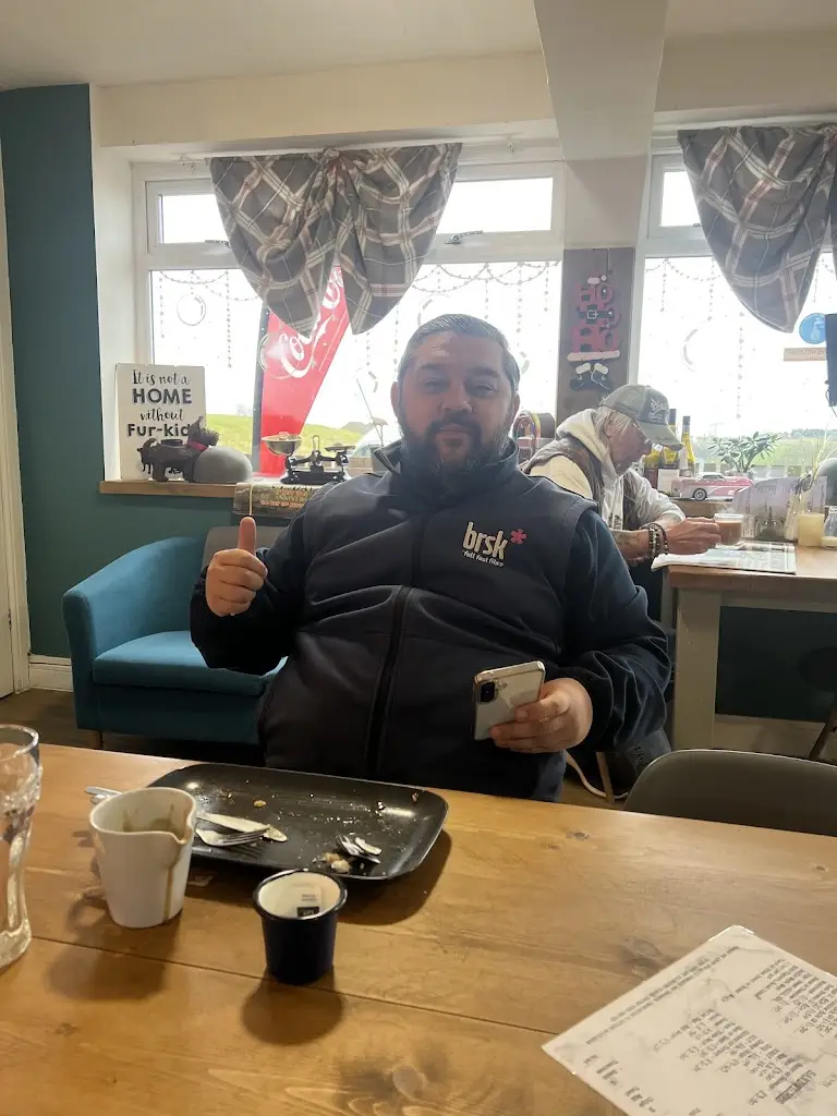 Adnan Sharif_Emilys Eatery_Denholme_review