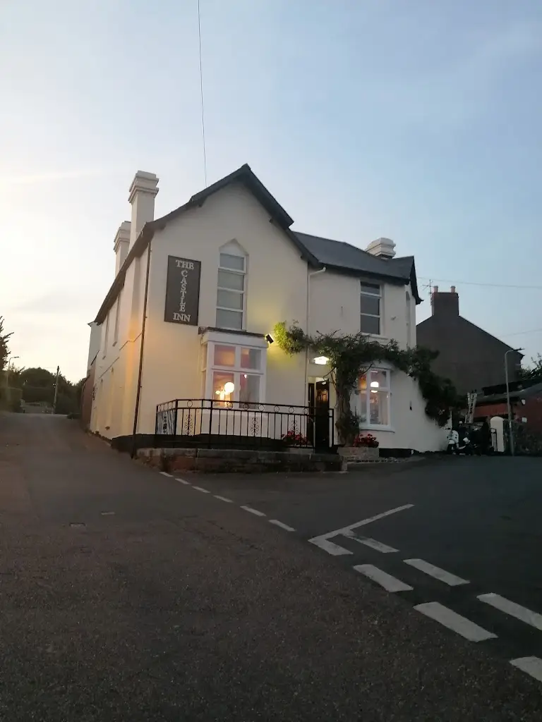 Amanda West_The Castle Inn_Dawlish_review
