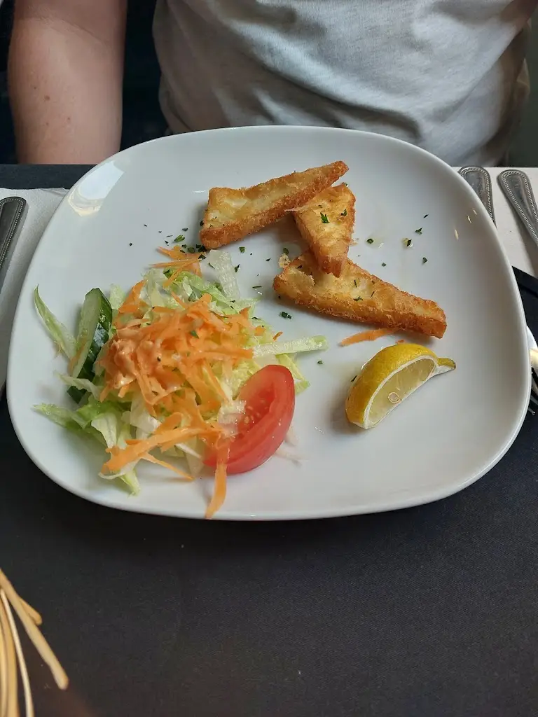 Louise b_Emilios Greek Restaurant_Arnold_recensione