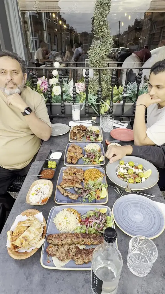 Best Meze Grill_Datchet_slider_image_2