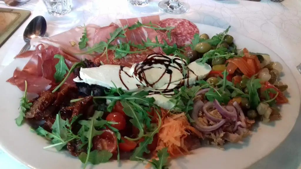 Menu_Luigi's_Arnold_image_7