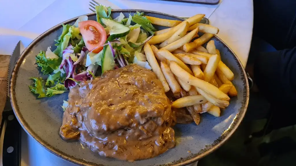 Luigi's_Arnold_slider_image_2