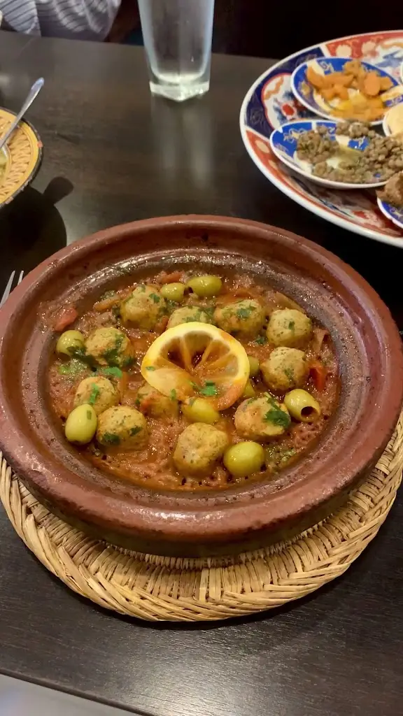 Al Fassia Restaurant_Datchet_slider_image_2