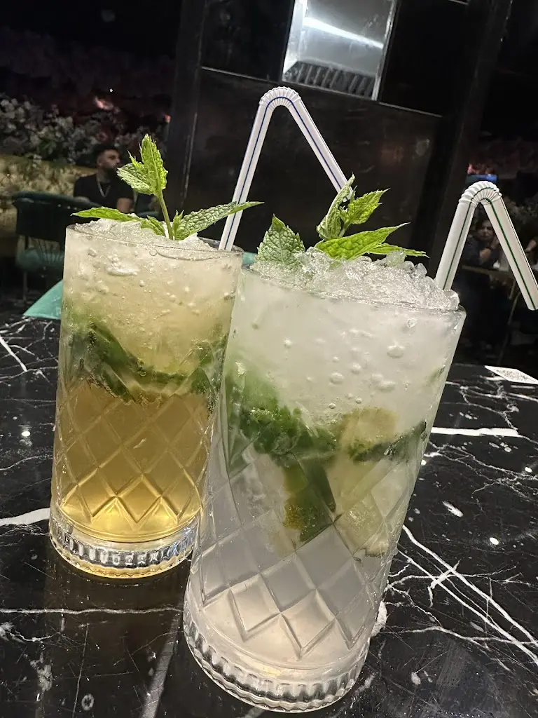 Alia Mahfooz_Akaya Lounge_Datchet_review