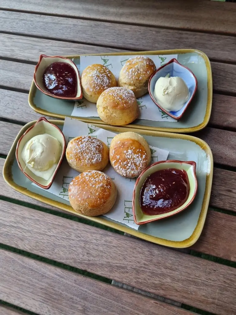 Menu_Leaf At The Castle_Datchet_immagine_5