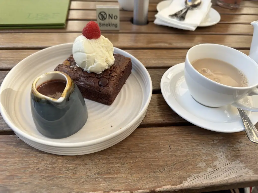 Leaf At The Castle_Datchet_slider_image_2