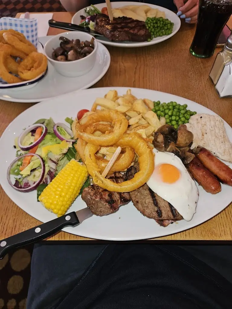 J Mabbz_Sprinters Premier Steakhouse_Arnold_review