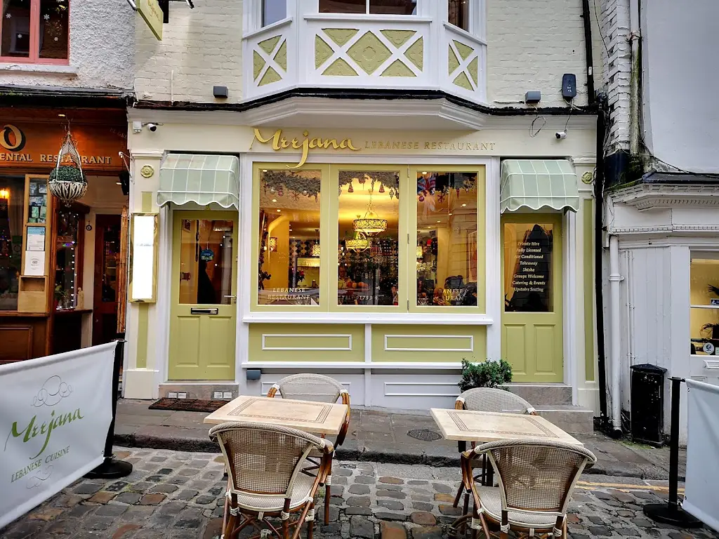 Maison Meejana restaurant in Datchet