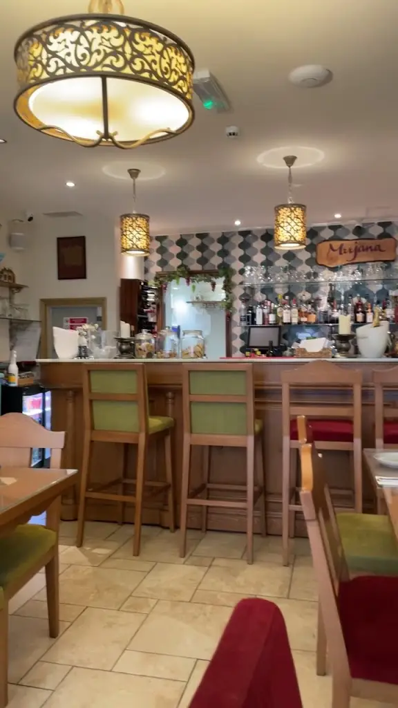 Maison Meejana_Datchet_slider_image_2