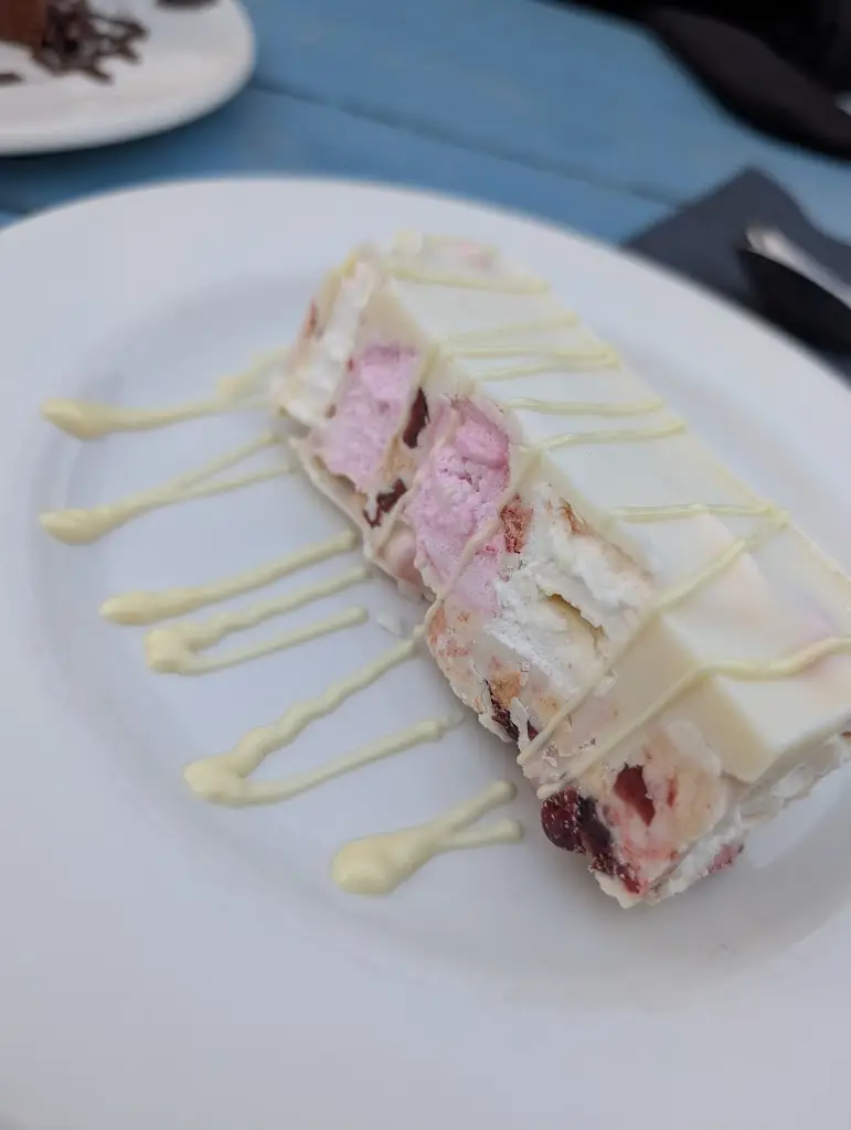 Tamara Pattman-Wilson_George & Dragon_Dartmouth_review