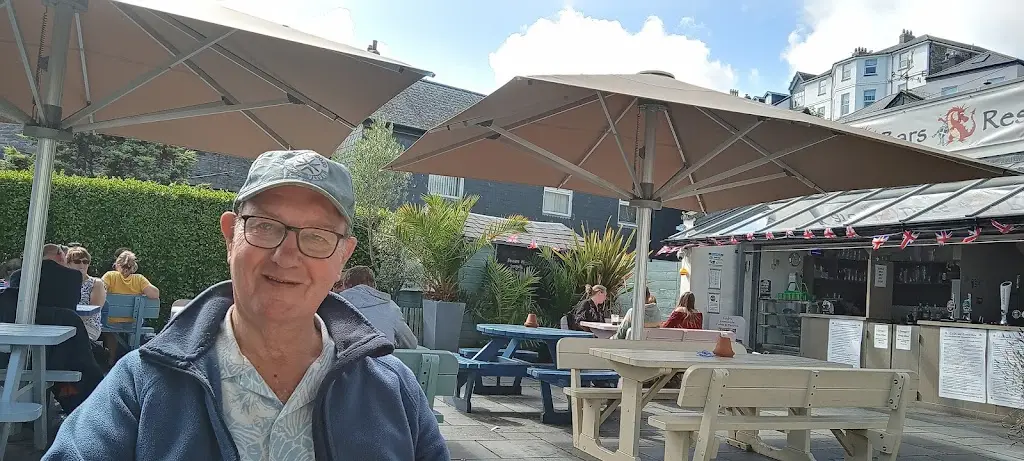 Carol Ramsell_George & Dragon_Dartmouth_review