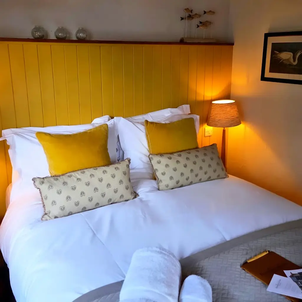 Katie B_Bayards Cove Inn_Dartmouth_review