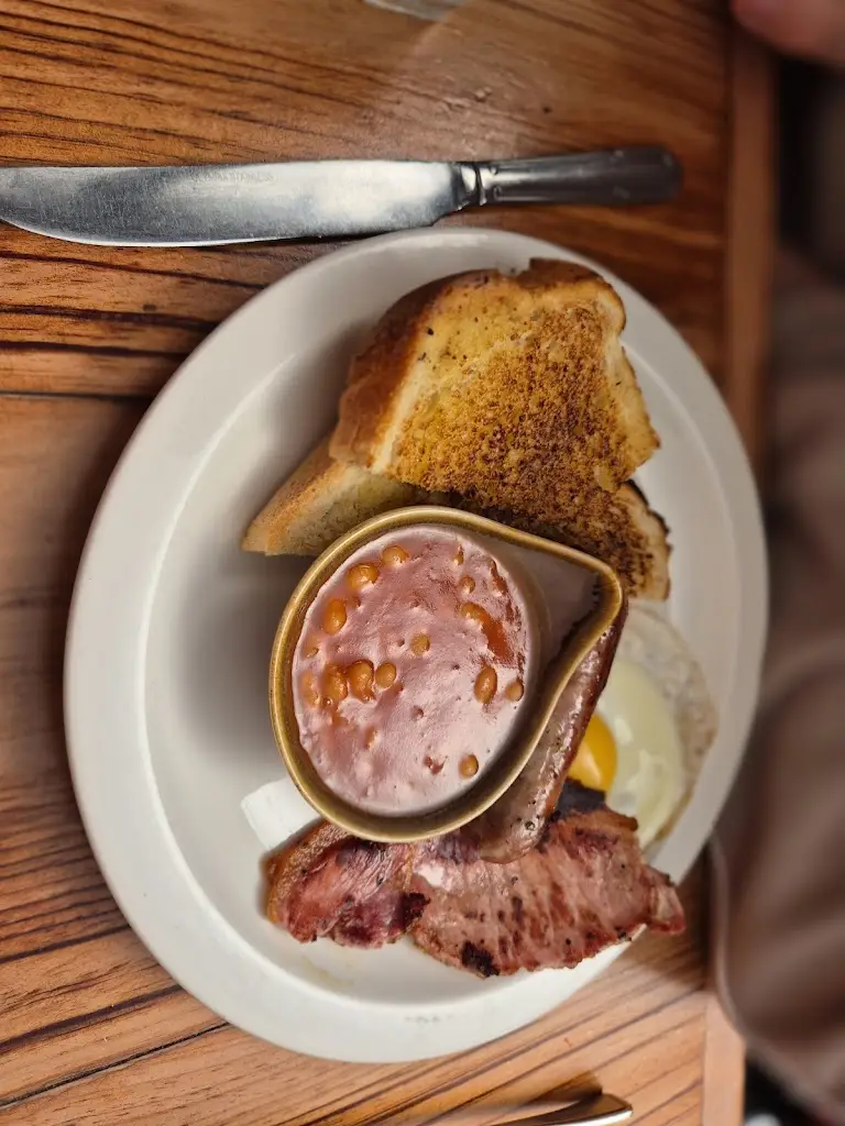 Margaret Bell_Cafe Alf Resco_Dartmouth_review