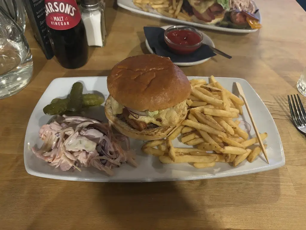 Izzy Lynn_Kendricks Dartmouth_Dartmouth_review