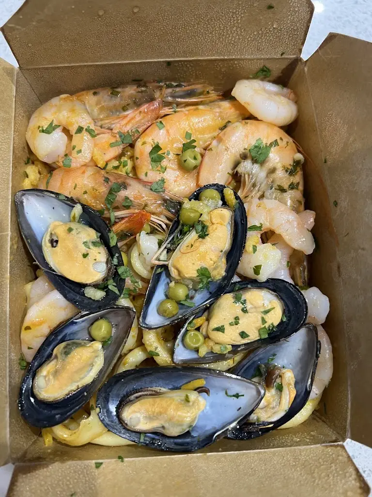 Thad Loring-Lee_Rosa's Spanish Kitchen_Dartmouth_review