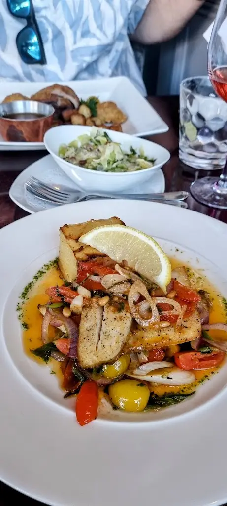 Whitters_Taylor's Restaurant_Dartmouth_review