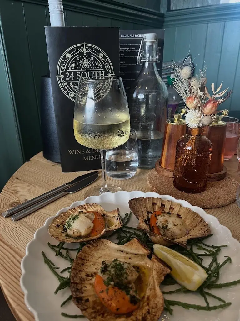 Tayler Lewis-Bungay_24 South_Dartmouth_review