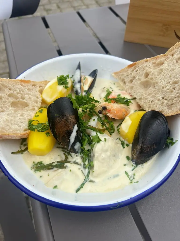 24 South_Dartmouth_slider_image_2