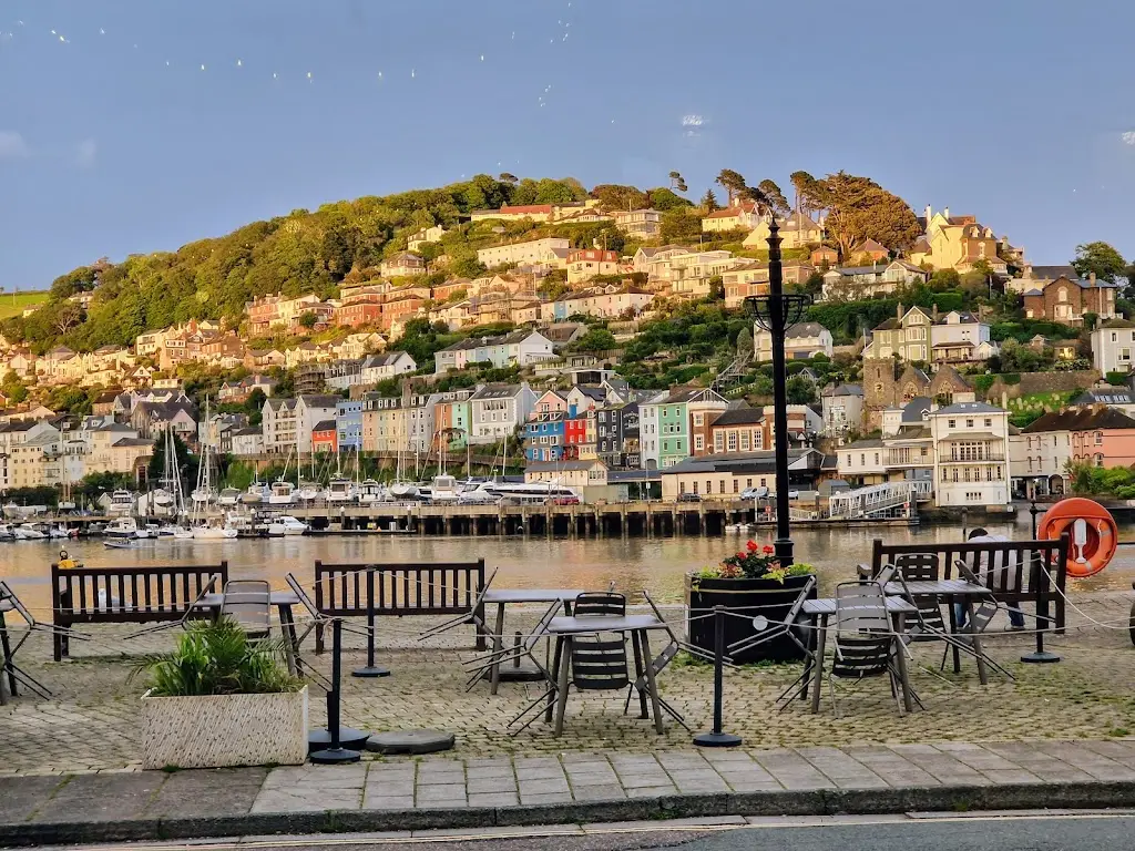 24 South_Dartmouth_slider_image_3