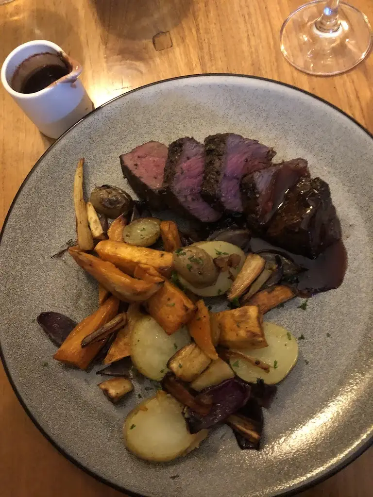 LISA EGAN_The Bistro at Browns_Dartmouth_review