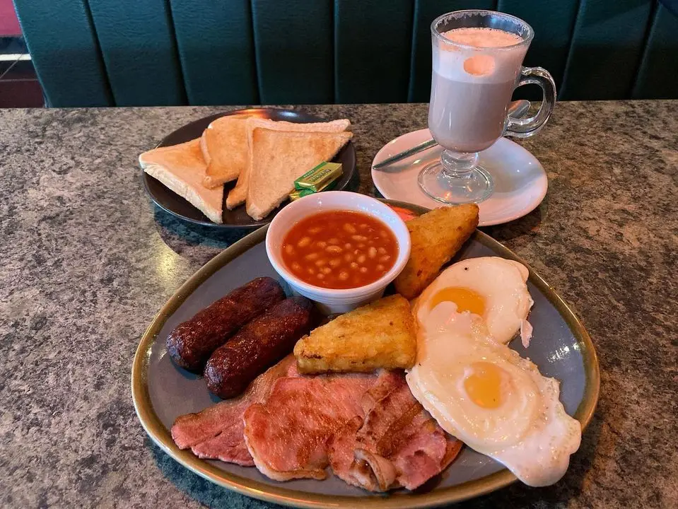 Rich Cross_Amigo's American Diner_Deanshanger_review