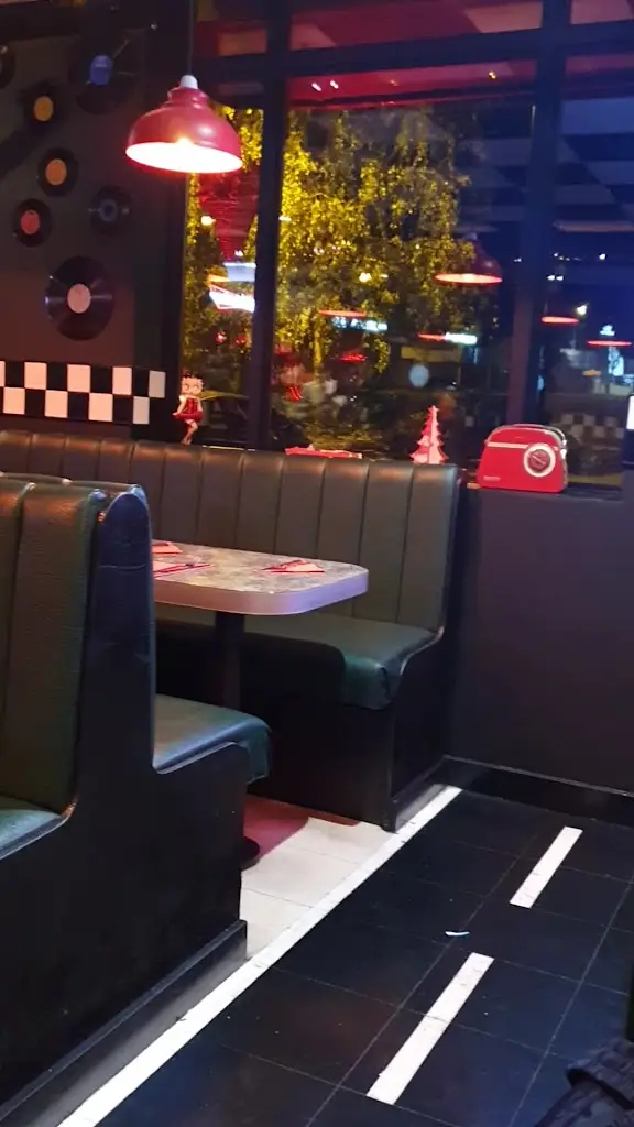 Amigo's American Diner_Deanshanger_slider_image_2