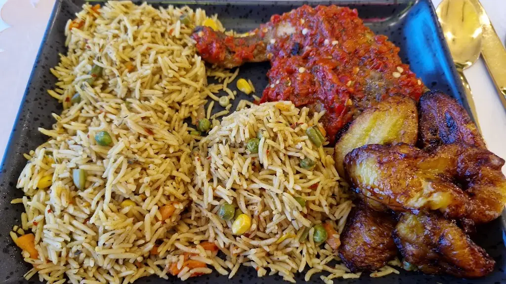 Chris Elliott_Aradela Nigerian Restaurant_Deanshanger_review