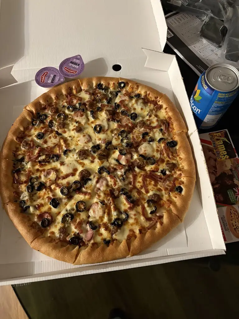 Will Mannion_Flames Pizzeria & Grill_Deanshanger_review