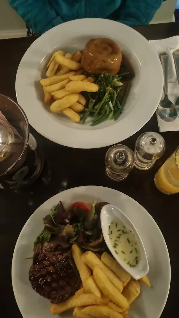 crazyemily_The Old White Lion at Wicken_Deanshanger_review