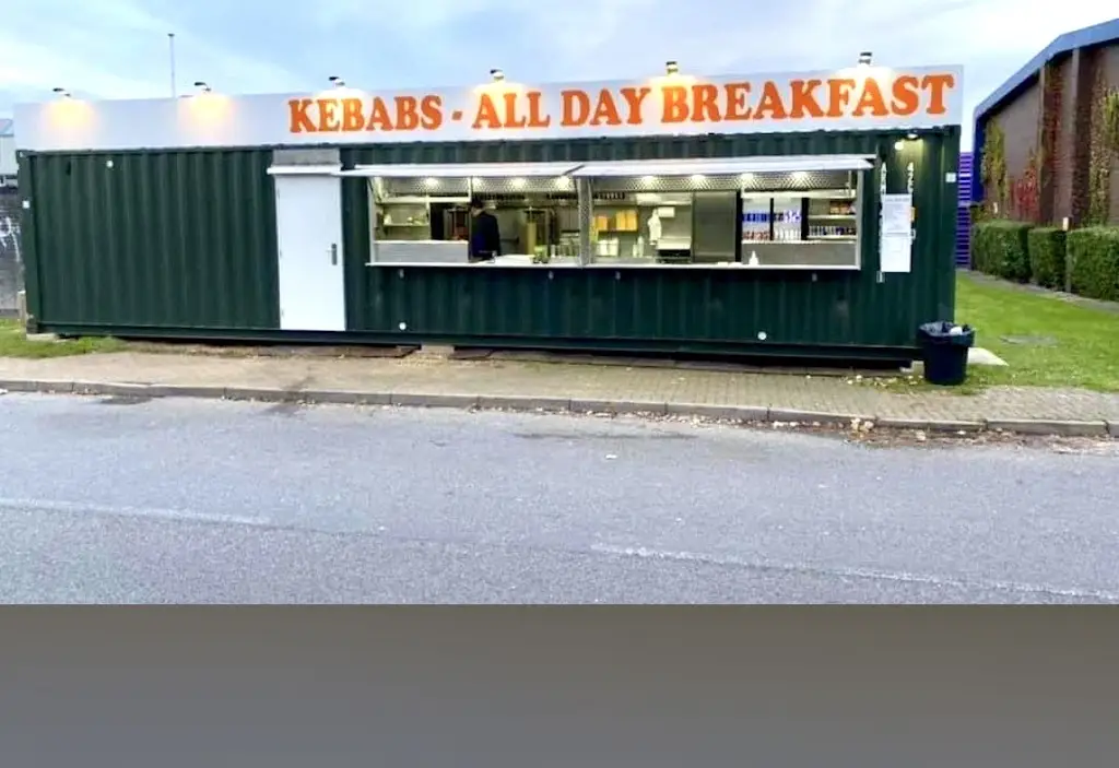 Gordon Brimage_KAZ'S KITCHEN_Deanshanger_recensione