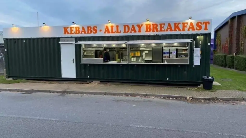 KAZ'S KITCHEN_Deanshanger_slider_image_1