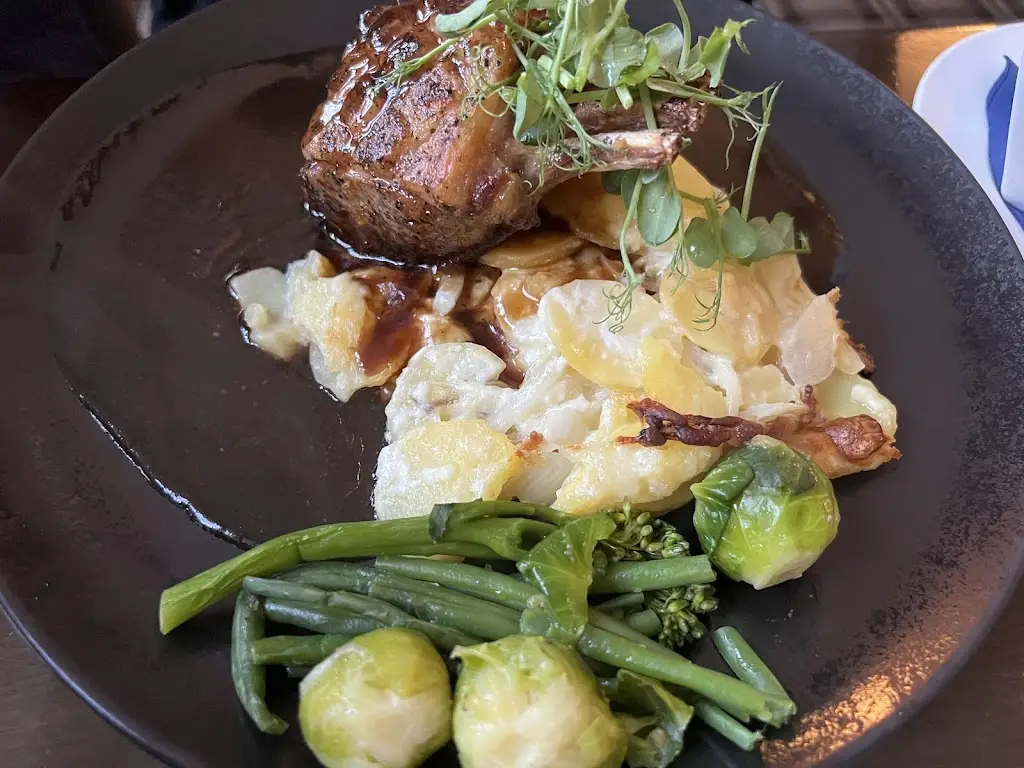 The Wyndham_Dinton_slider_image_2