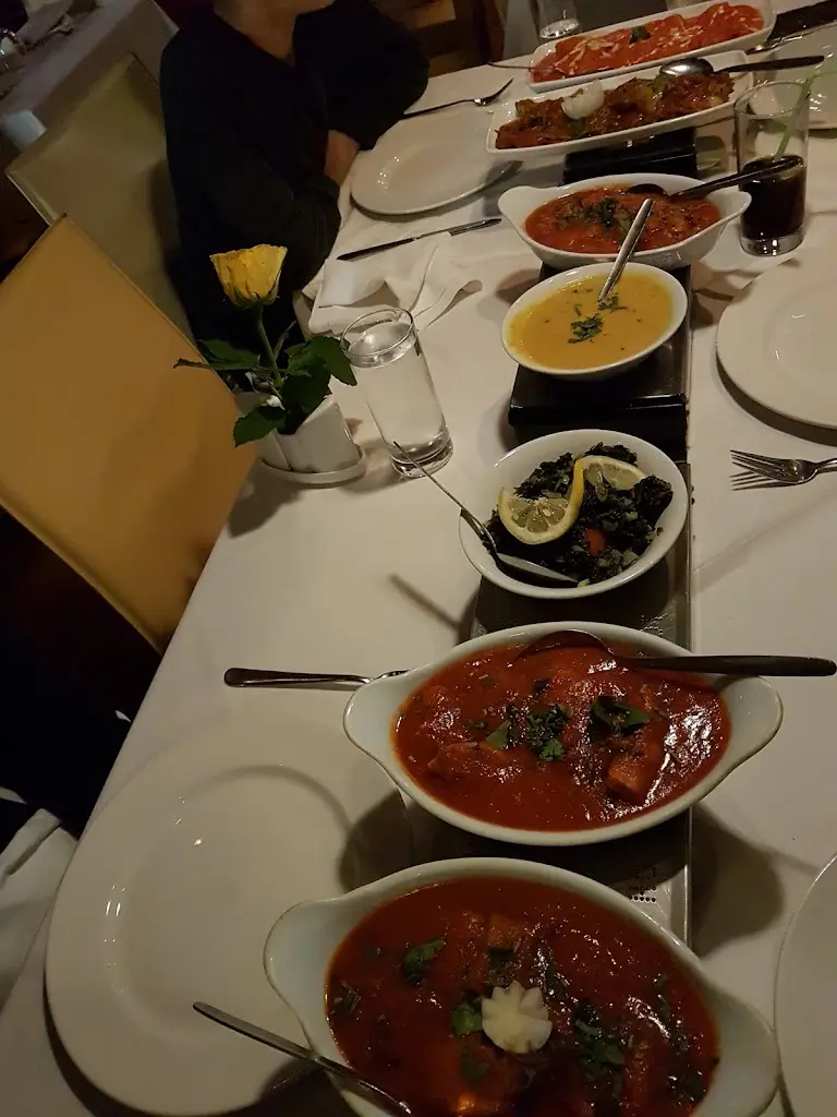 Zaal Indian Restaurant restaurant in Addlestone