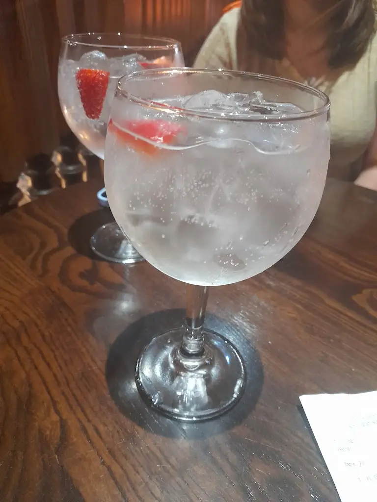 Chloe Cadman_Arrow_Arnold_review