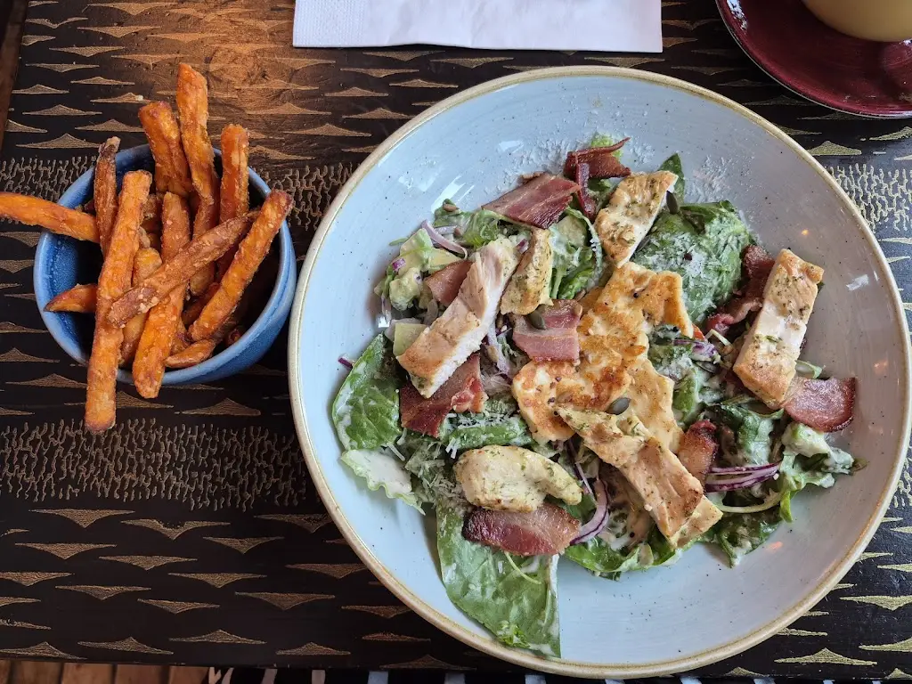 Debbie Binns_Desco Lounge_Dickens Heath_review