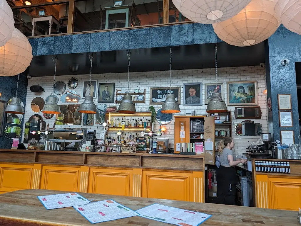 Naz Nazarali_Desco Lounge_Dickens Heath_review