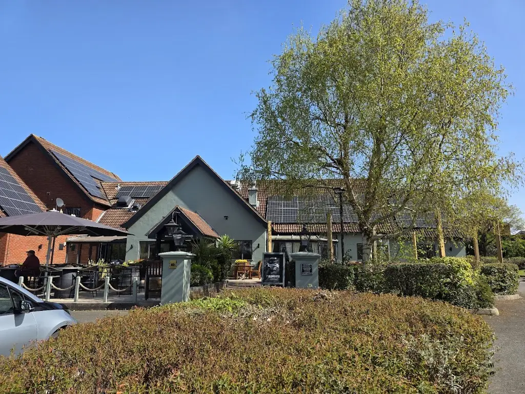 RJ SZ_The Fieldhouse_Dickens Heath_Bewertung