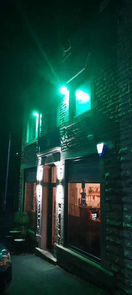 Gary Dobson_Secreto Darwen_Darwen_review