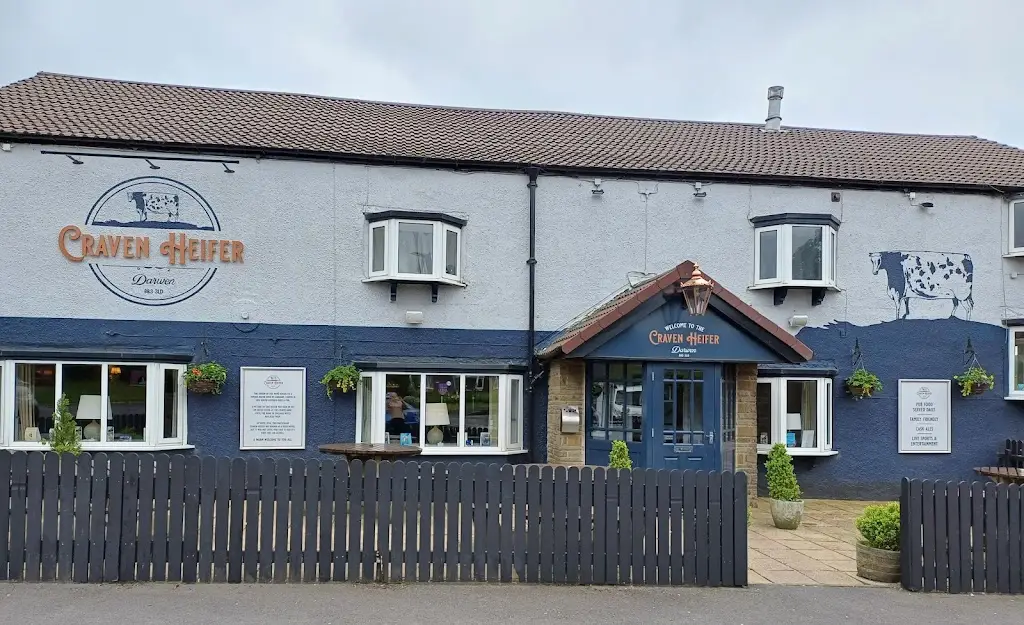 Jan Acton_Craven Heifer_Darwen_review