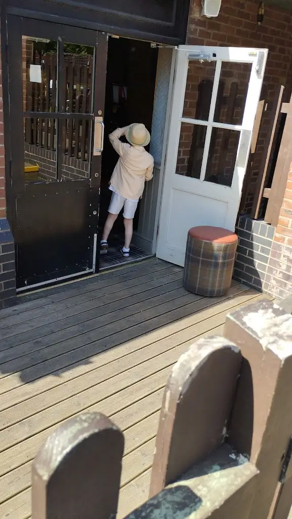 Katarzyna Anna Pazyna_Cross Keys Arnold_Arnold_review