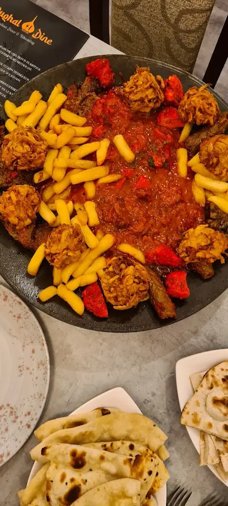 kam Yates_Mughal Dine_Darwen_review